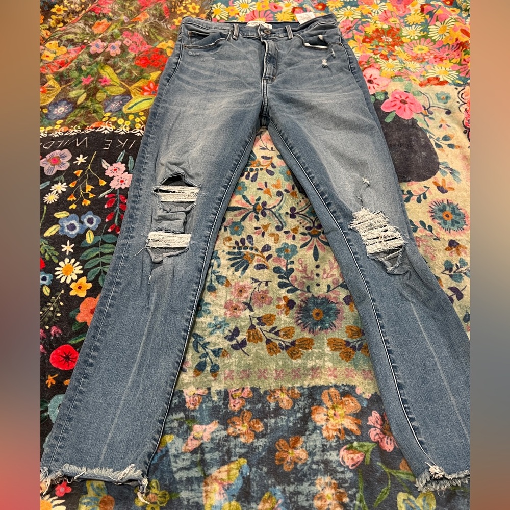 Abercrombie & Fitch Super Skinny High Rise Distressed Jeans - Picture 4 of 15